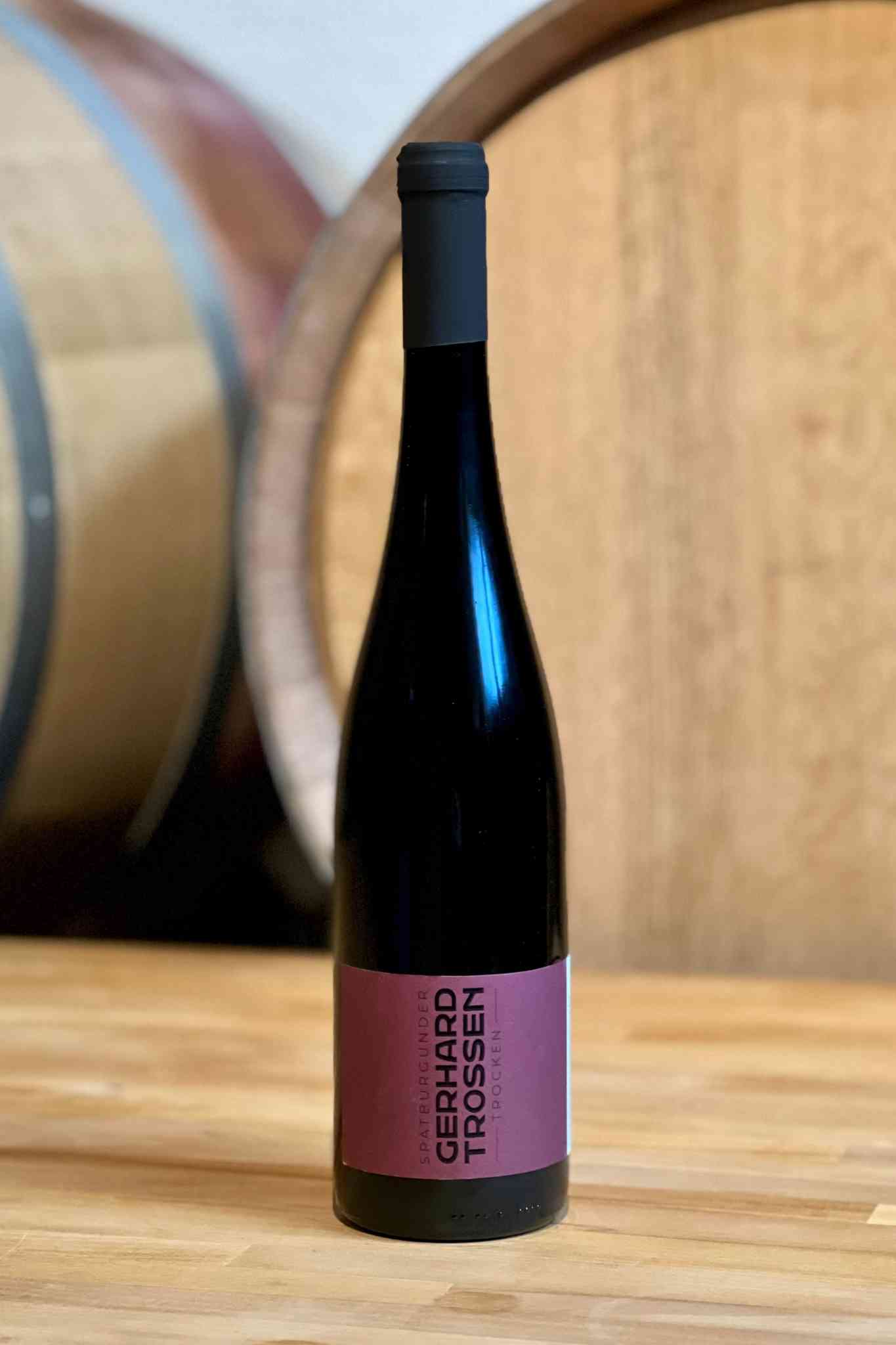 Bild einer Flasche Spätburgunder trocken