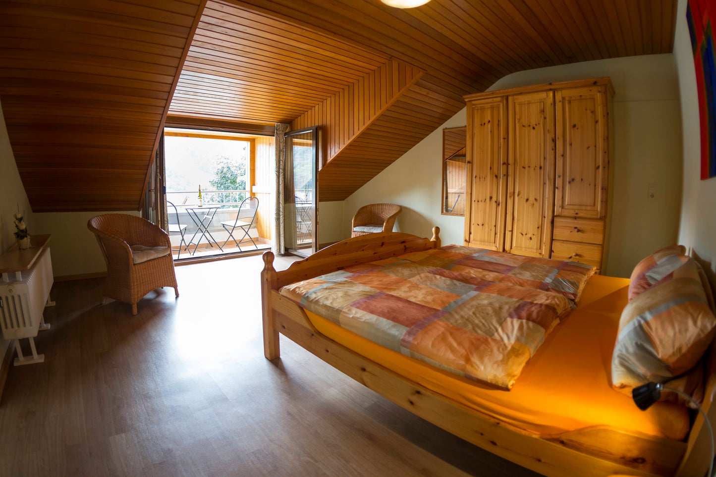 Schlafzimmer in der Ferienwohnung des Weingut Gerhard Trossen